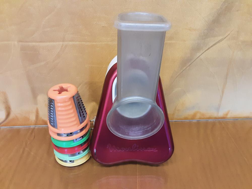 RAPE MULTIFONCTION MOULINEX ROUGE ET BLANCHE