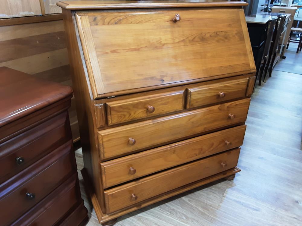 SECRETAIRE  EN PIN 9 TIROIRS 1 PORTE