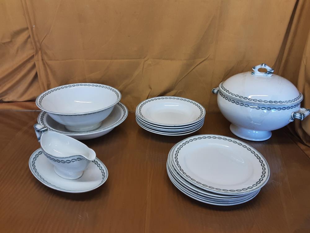 SERVICE DE TABLE 6 PERS. SARREGUEMINES NOBILIS FRANCE VERT