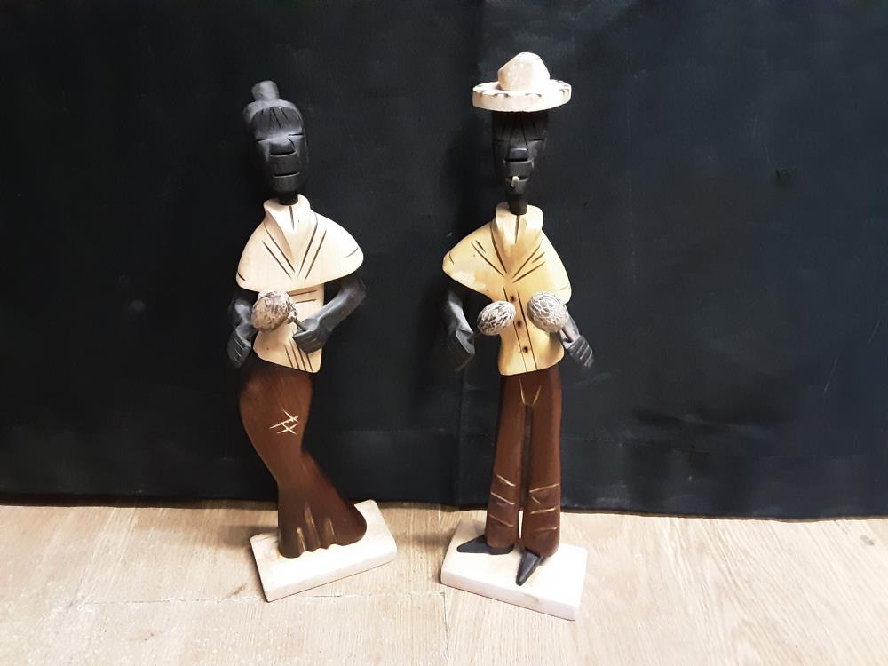 Lot 2 Statuettes Musiciens Pm En Bois