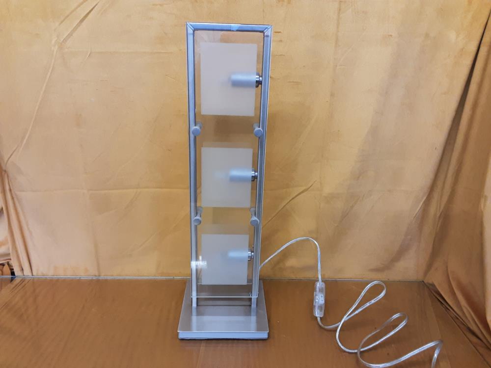 LAMPE A POSER COLONNE EN VERRE ET METAL CHROMÉ DOUBLE FACES 3 FEUX