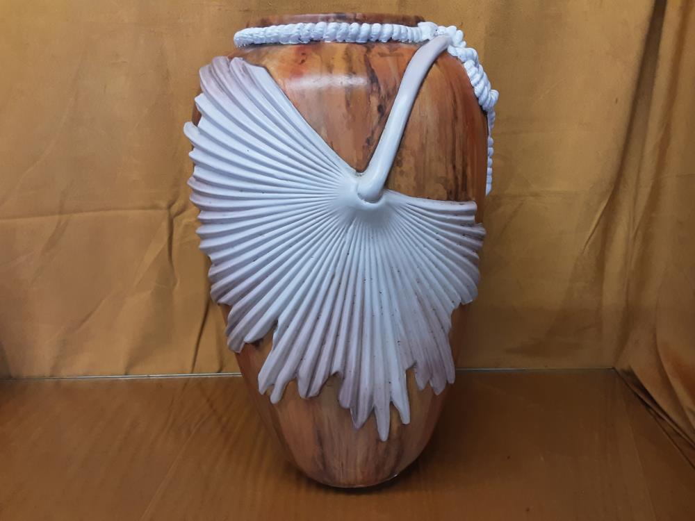 VASE CERAMIQUE IMITATION BOIS ET FEILLE BLANCHE