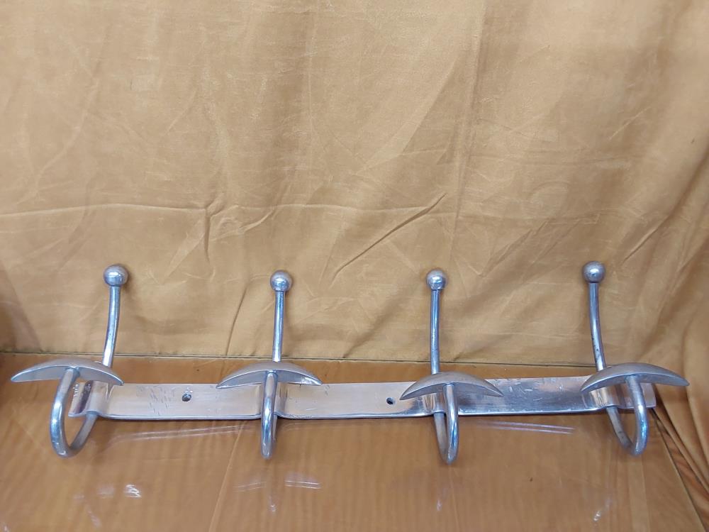 PORTE MANTEAU METAL GRIS 4 CROCHETS LONG 62CM