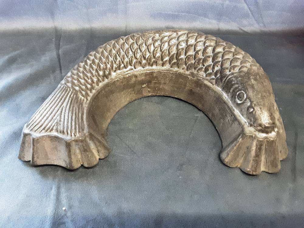MOULE METAL GRIS FORME DE POISSON