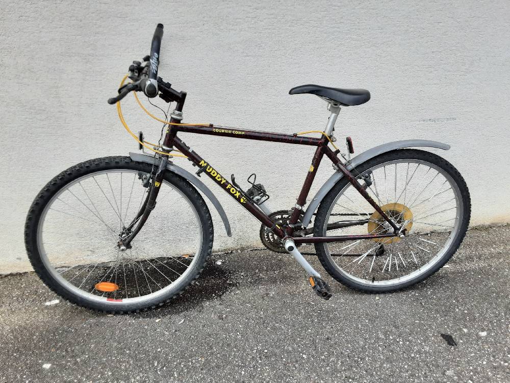 VTT MUDDY FOX ROUGE ET NOIR 26POUCES