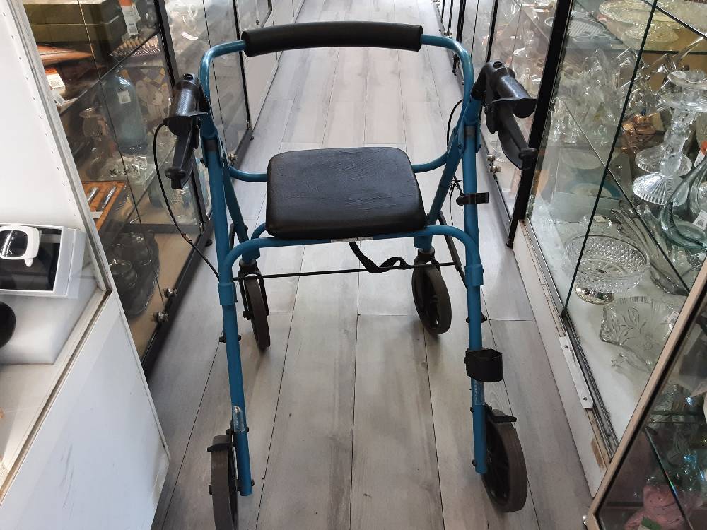 DEAMBULATEUR BLEU AVEC FREINS 