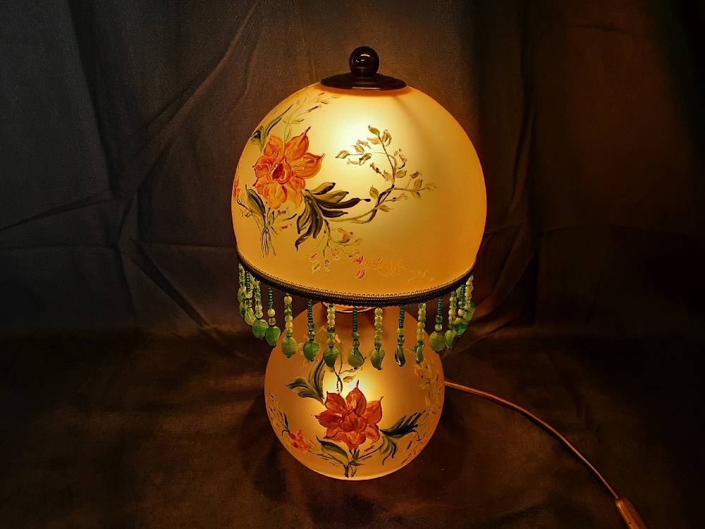 LAMPE EN VERRE SAUMON PEINT DECOR FLEURS SIGNÉ H.30CM 