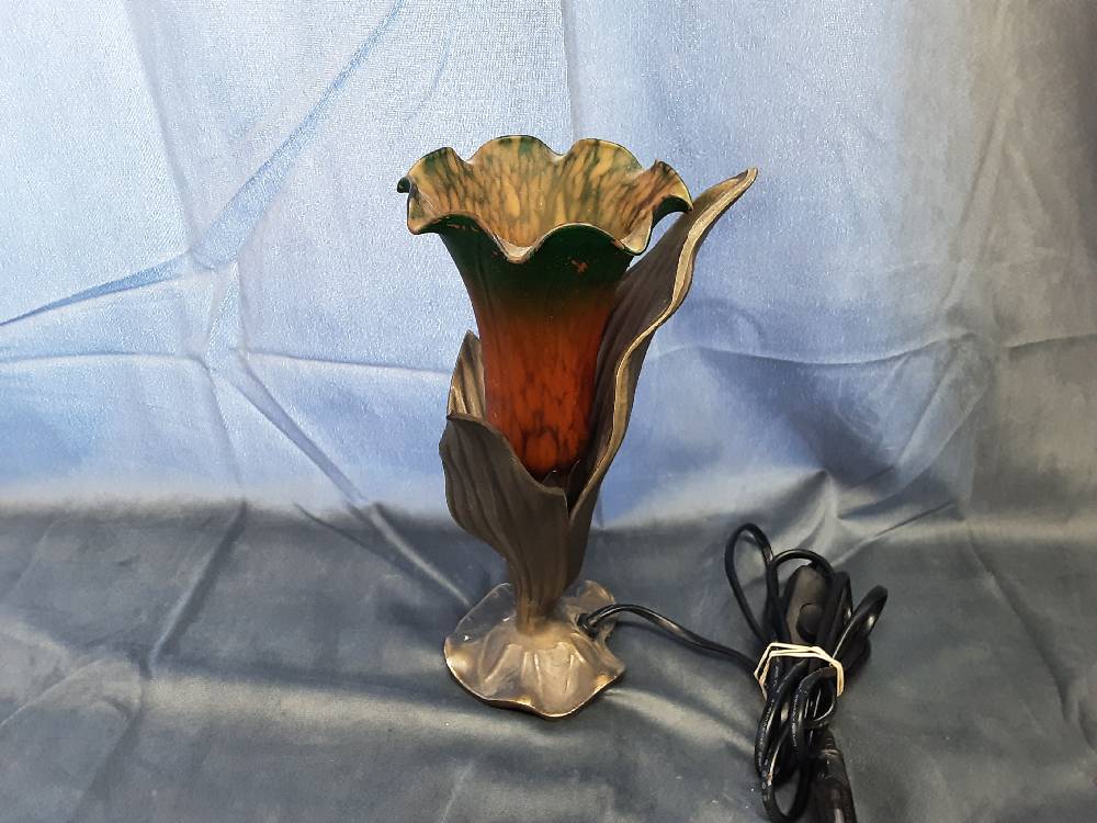 LAMPE TULIPE ORANGE PIED MÉTAL H.25CM