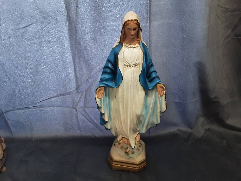 VIERGE EN RÉSINE H.38CM 