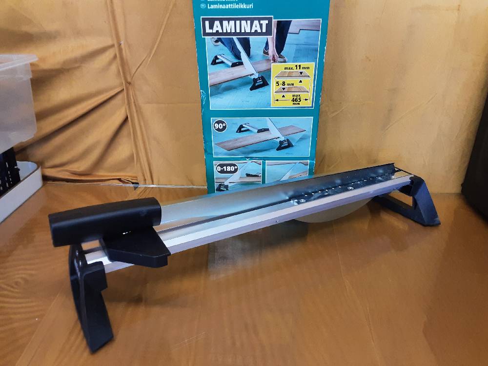 Presse Coupante Pour Sols Stratifiés