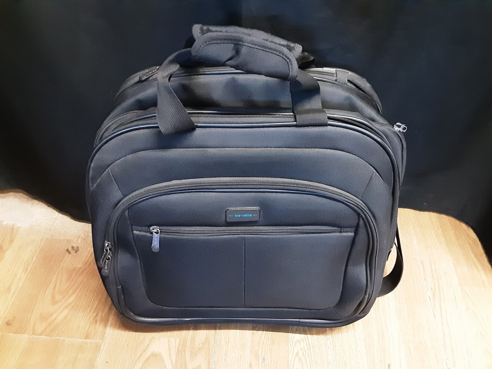Sac Valise Noir Trevelite Sur Roulette Avec Poignee Etirable