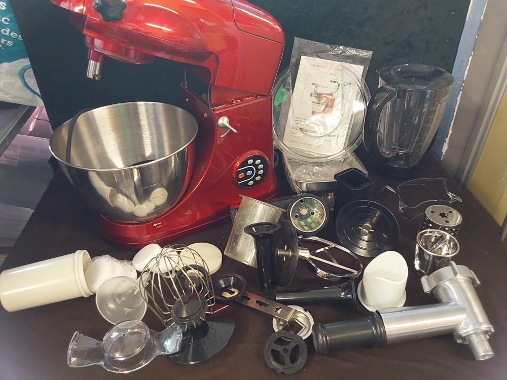 ROBOT MÉNAGER KITCHEN GRAND CHEF ULTRA AVEC ACCESSOIRES (HACHOIR-BLENDER-RÂPE...)