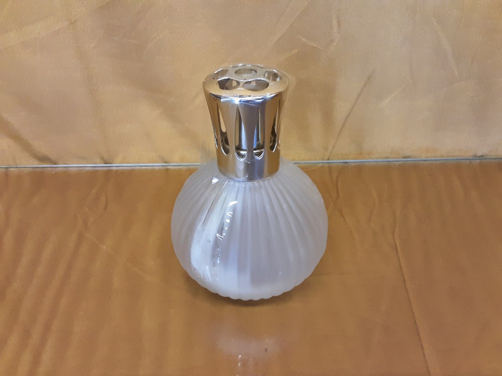 LAMPE BERGER EN VERRE OPAQUE 