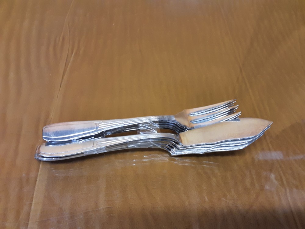 LOT DE 5 FOURCHETTES + 5 COUTEAUX À POISSONS M.A