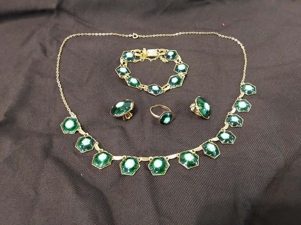 PARURE BOUCLES + BAGUE + COLLIER + BRACELET FANTAISIE