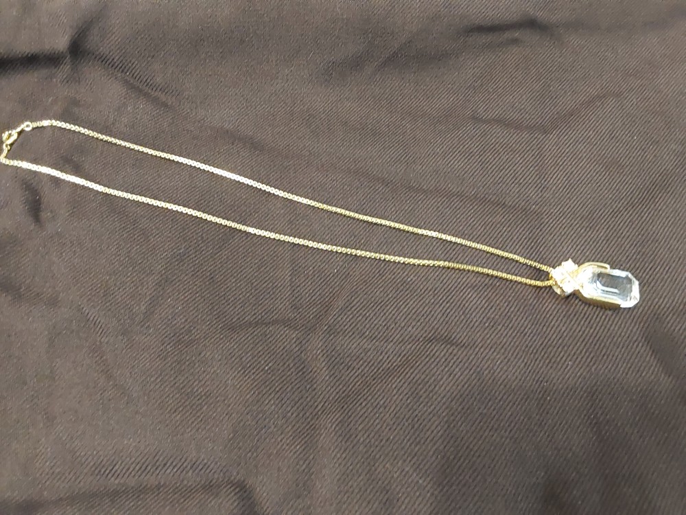 Collier Pendentif Strass Et Pierre Cristal