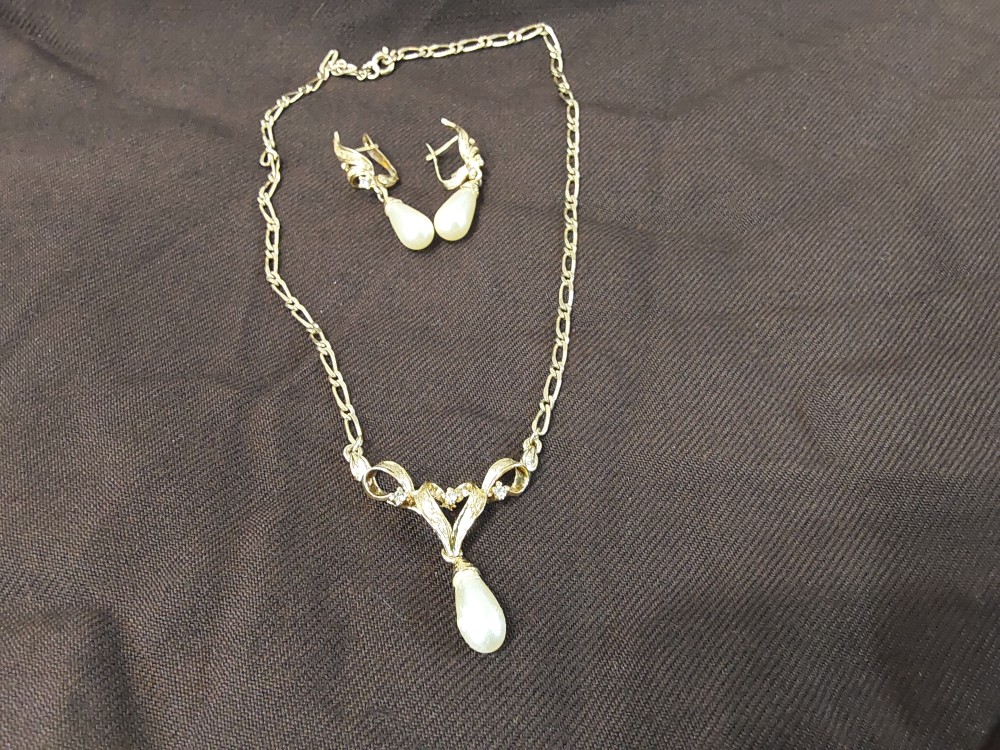 Collier + Boucles D'oreilles Avec Strass Et Perles Blanches