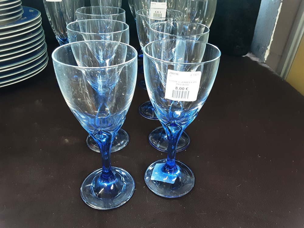 LOT DE 6 VERRES A VIN PIED BLEU