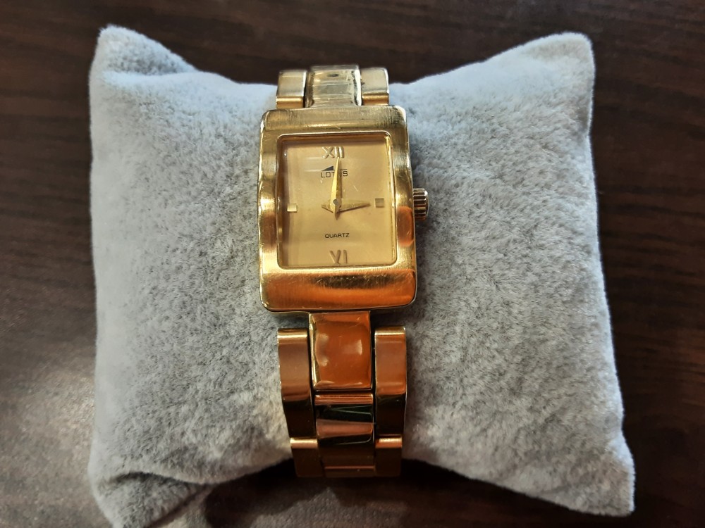 MONTRE LOTUS FEMME DOREE BRACELET ACIER DORE
