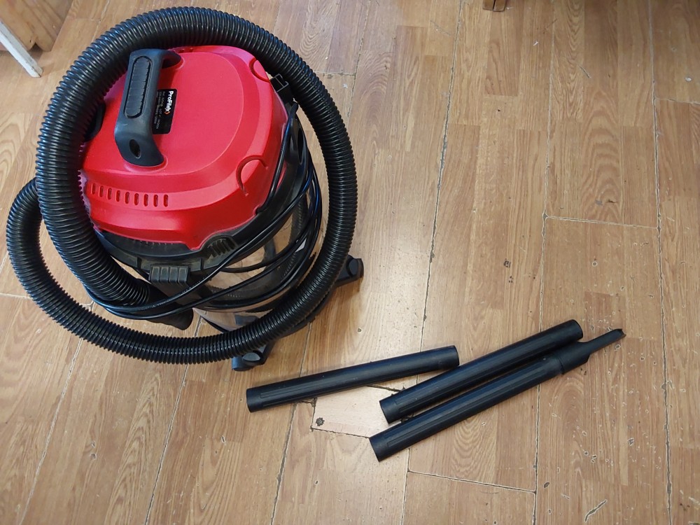 ASPIRATEUR ROUGE SANS EMBOUT JUSTE LE TUYAU