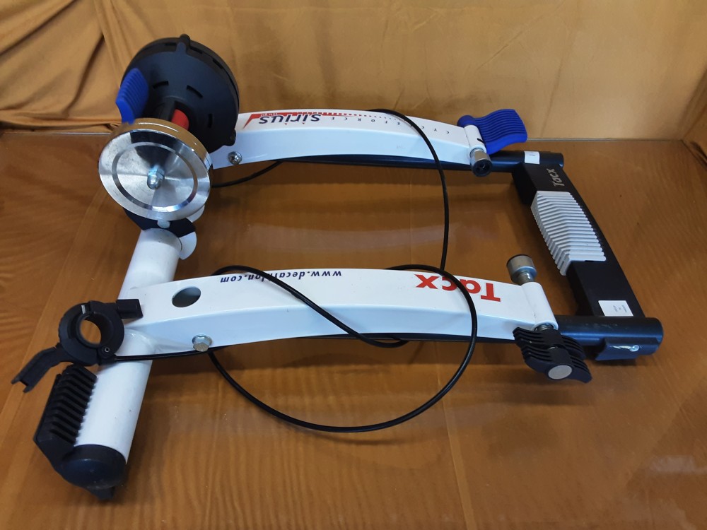 HOME TRAINEUR ROULEAU D'ENTRAINEMENT POUR VELO MARQUE TACX