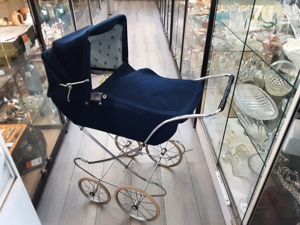 LANDAU DE POUPEE BLEU 