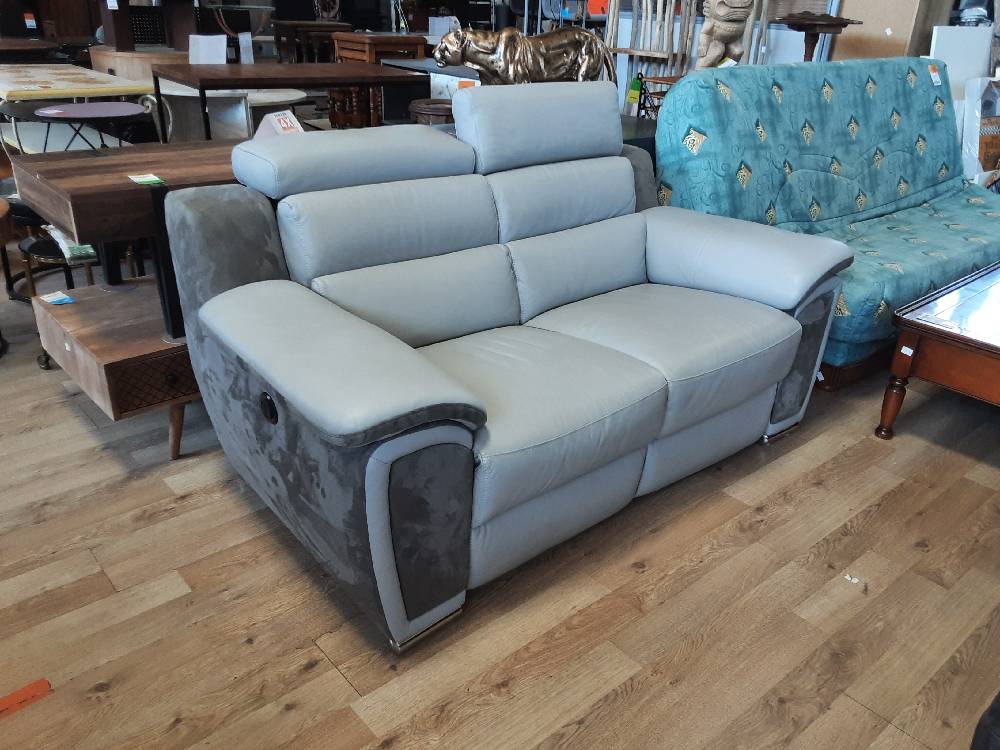 Canape 2 Places 2 Relax Electriques A Tetieres Cuir Et Microfibre