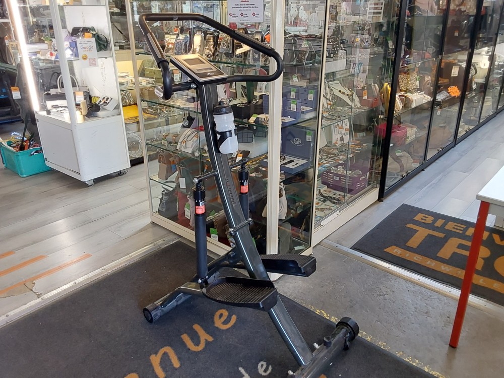 STEPPER  CRANE