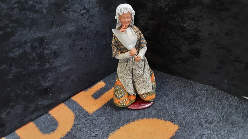 SANTON GRAND MÈRE SIGNÉ H.26CM 