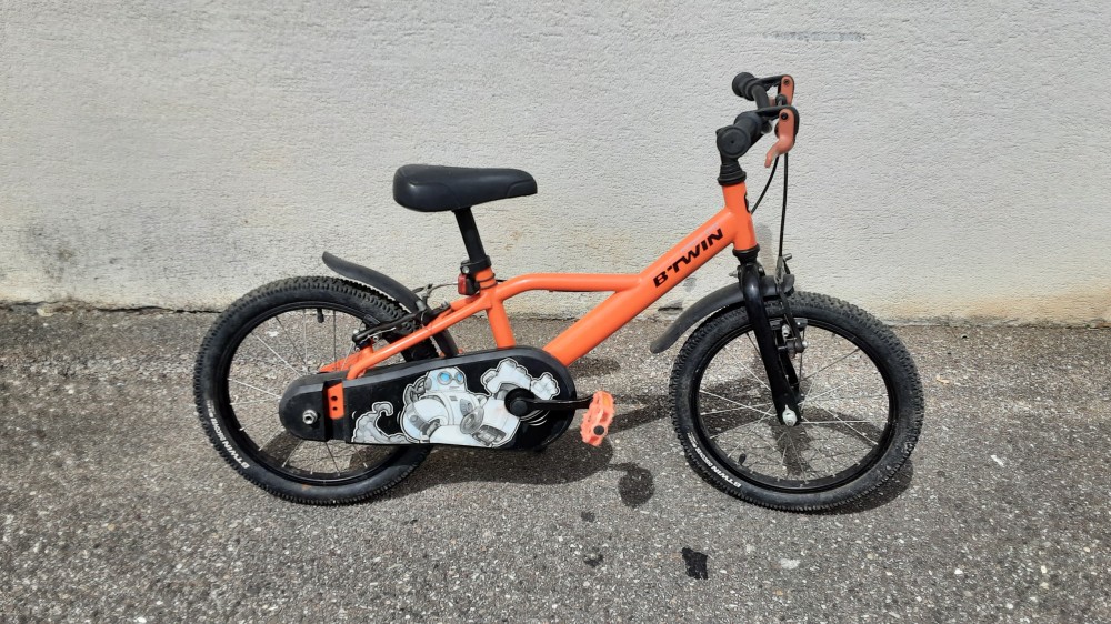 Velo Btwin Orange Et Noir Robot 500 Pour Enfant 16 Pouces