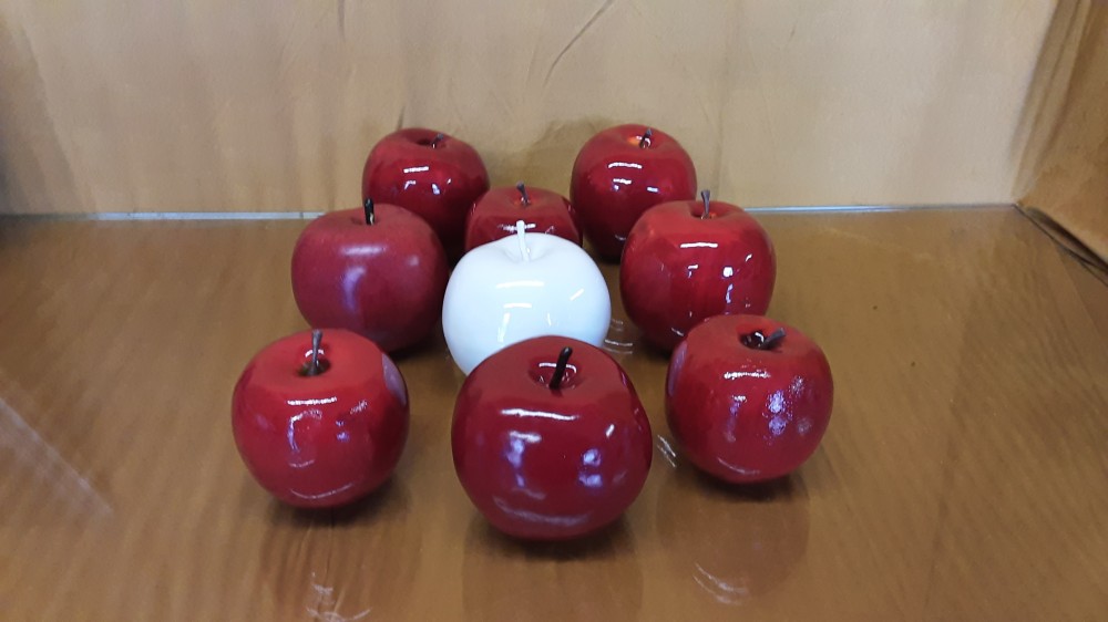 LOT 9 POMMES EN PVC DECORATIF