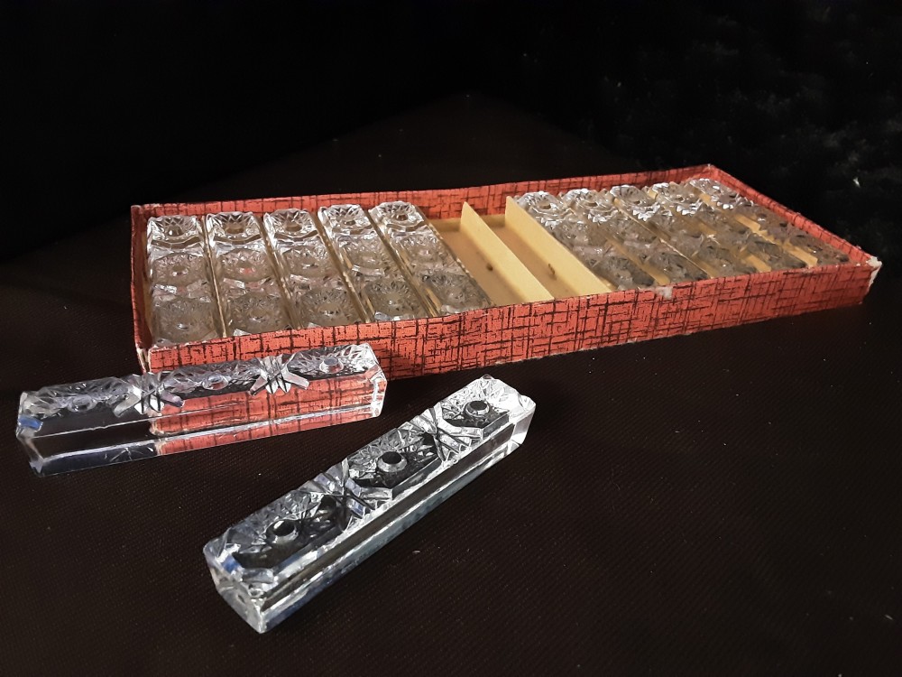 LOT 12 PORTES  COUTEAUX EN VERRE
