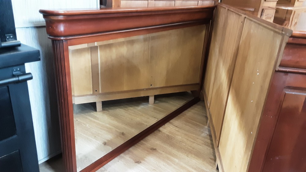 BAHUT BAS MERISIER 3 PORTES 3 TIROIRS AVEC MIROIR LP 1 SERRURE   HS