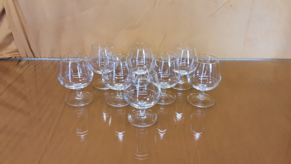 LOT DE 8 VERRES A COGNAC