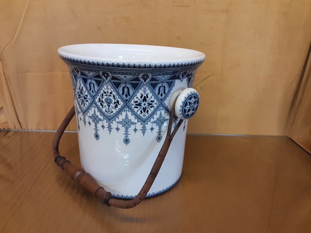 POT SANS COUVERCLE TGM ANSE EN BOIS ET OSIER SARREGUEMINES U&C BLEU A RESTAURER