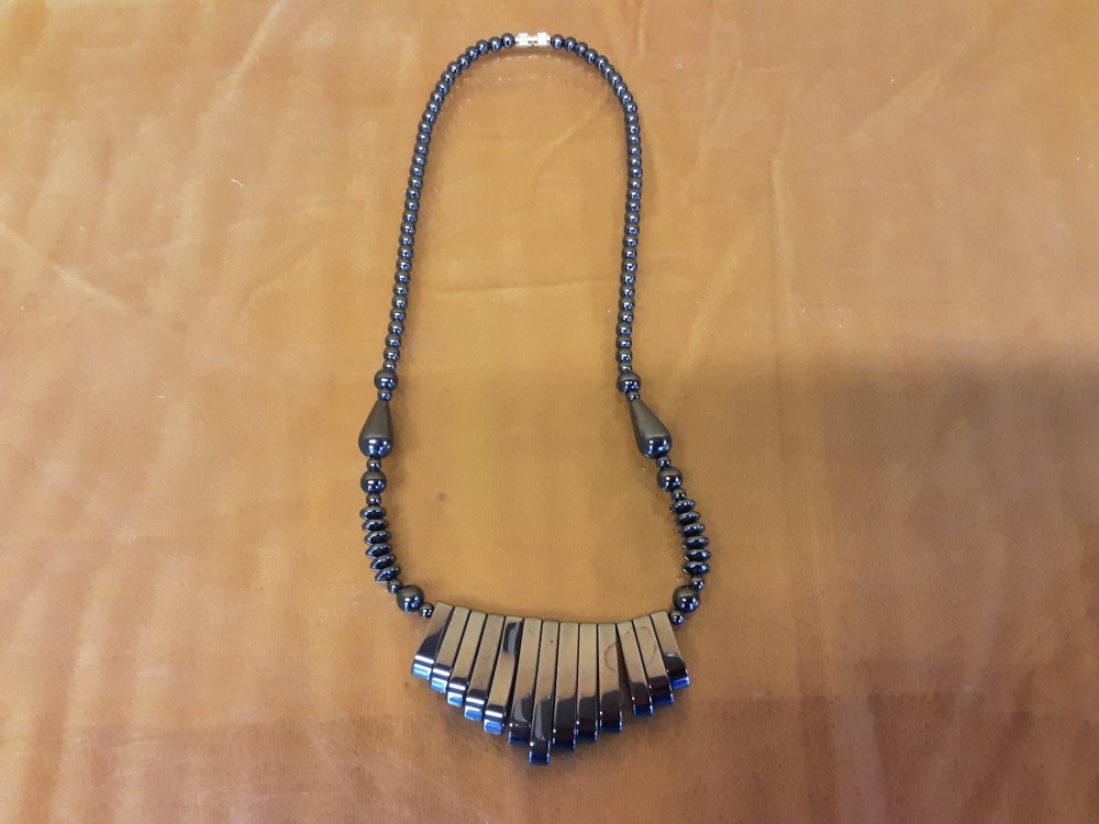 Collier Avec Lamelle Et Boule Hematite