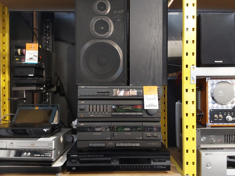 CHAINE HIFI JVC 1 LECTEUR K7 DE DROITE HS AVEC HP + LECTEUR CD YAMAHA