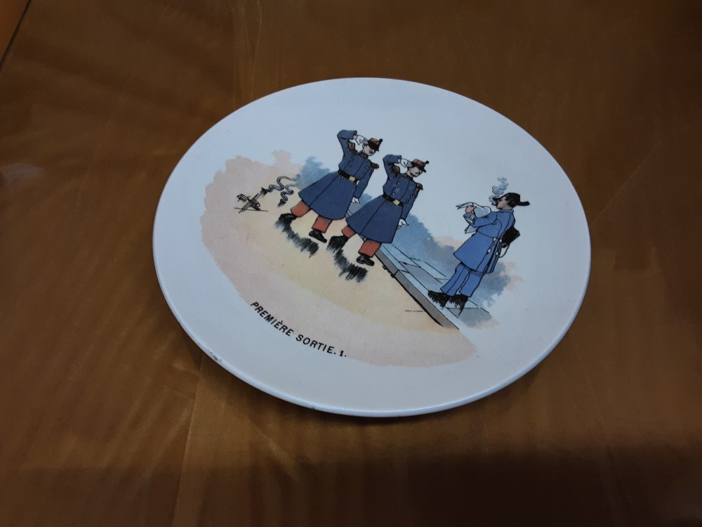 ASSIETTE SARREGUEMINES UC "MON RÉGIMENT - PREMIÈRE SORTIE"