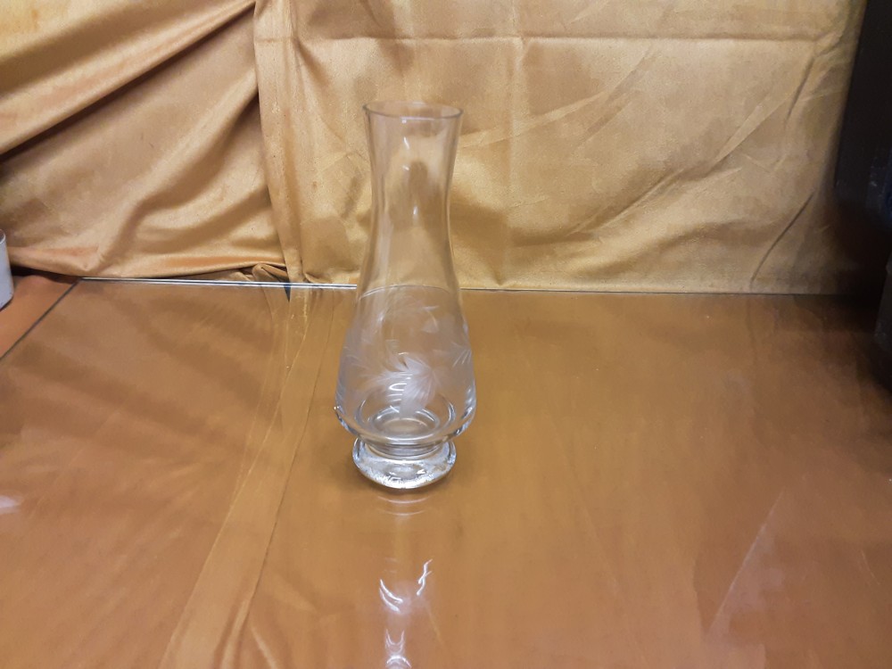 VASE EN CRISTAL CISELÉ DÉCOR FEUILLES