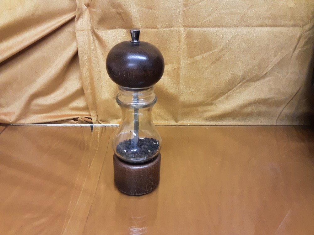 MOULIN A POIVRE BOIS ET VERRE