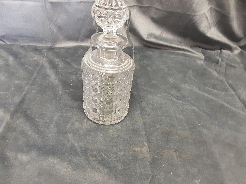 CARAFE AVEC BOUCHON EN CRISTAL H.20CM 