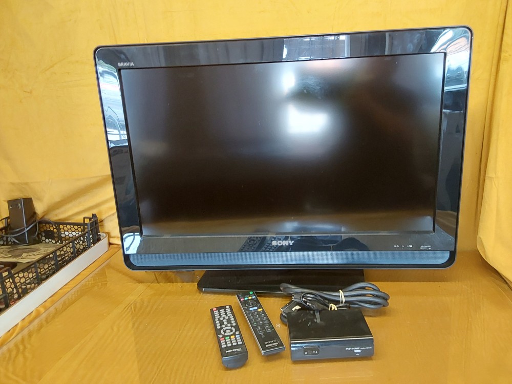 TELEVISEUR SONY AVEC TC 80CM + BOITIER TNT ET TC METRONIC