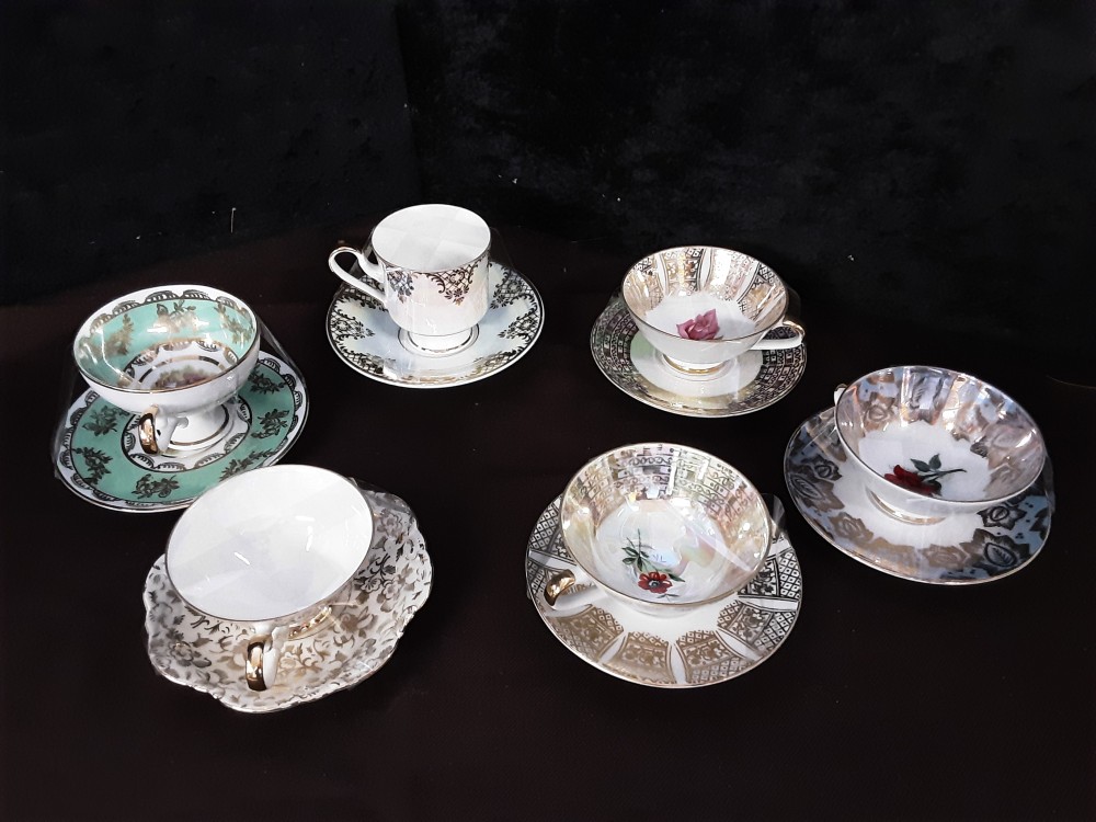 TASSE ET SOUS TASSE DE COLLECTION