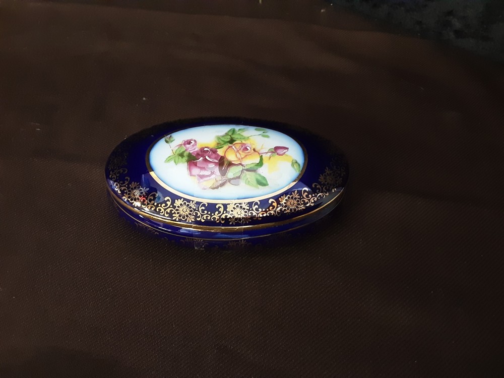 BONBONNIERE PORCELAINE OVALE BLEUE LIMOGES
