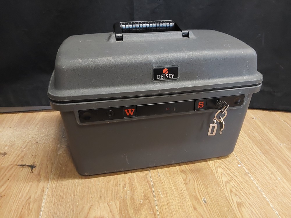 VANITY DELSEY AVEC CLEF COLORIS GRIS