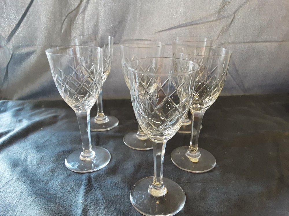LOT 6 VERRES A LIQUEUR EN CRISTAL