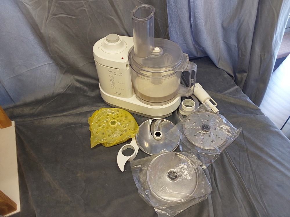 Robot Multifonction Krups Avec Divers Accessoires