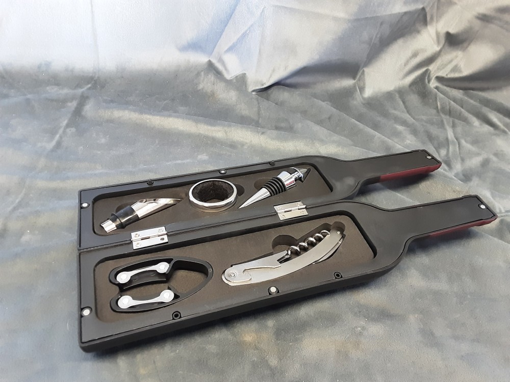 KIT DE SOMMELIER FORME DE BOUTEILLE