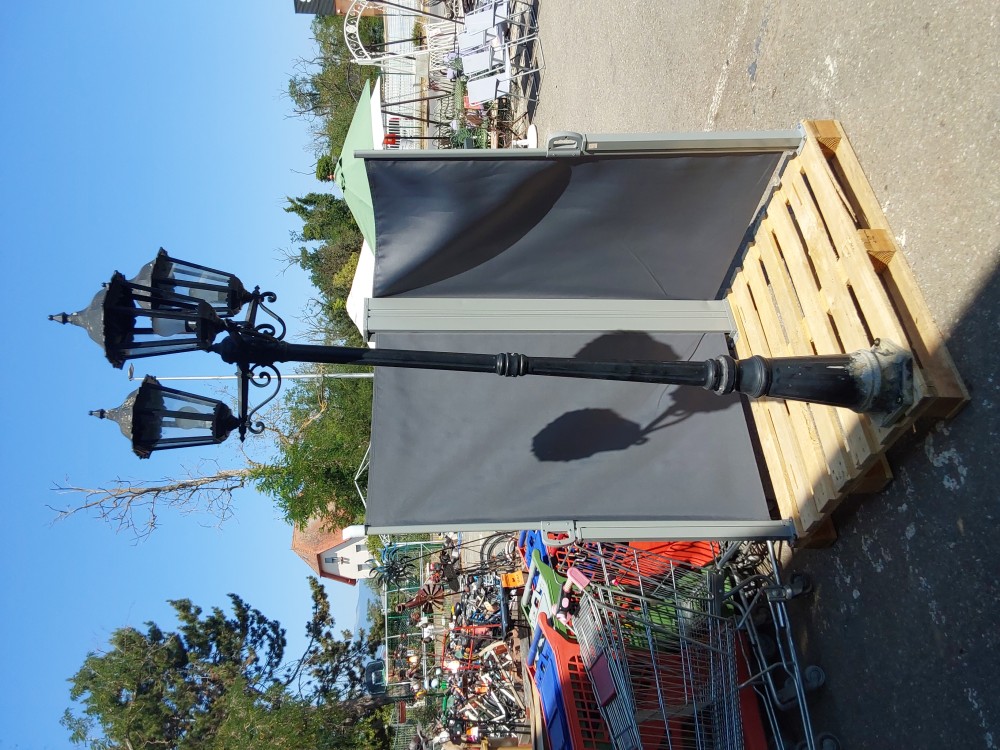 LAMPADAIRE D’EXTERIEUR 3 FEUX EN ALUMINIUM NOIR A RESTAURER