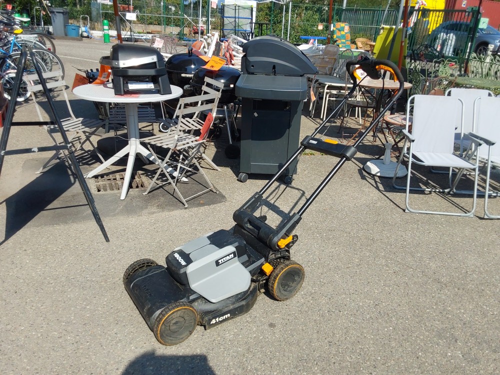 TONDEUSE A GAZON ELECTRIQUE TITAN 1800W